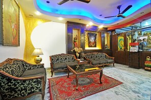 Lobby sitting area - Hotel Shiva intercontinental (New Delhi)