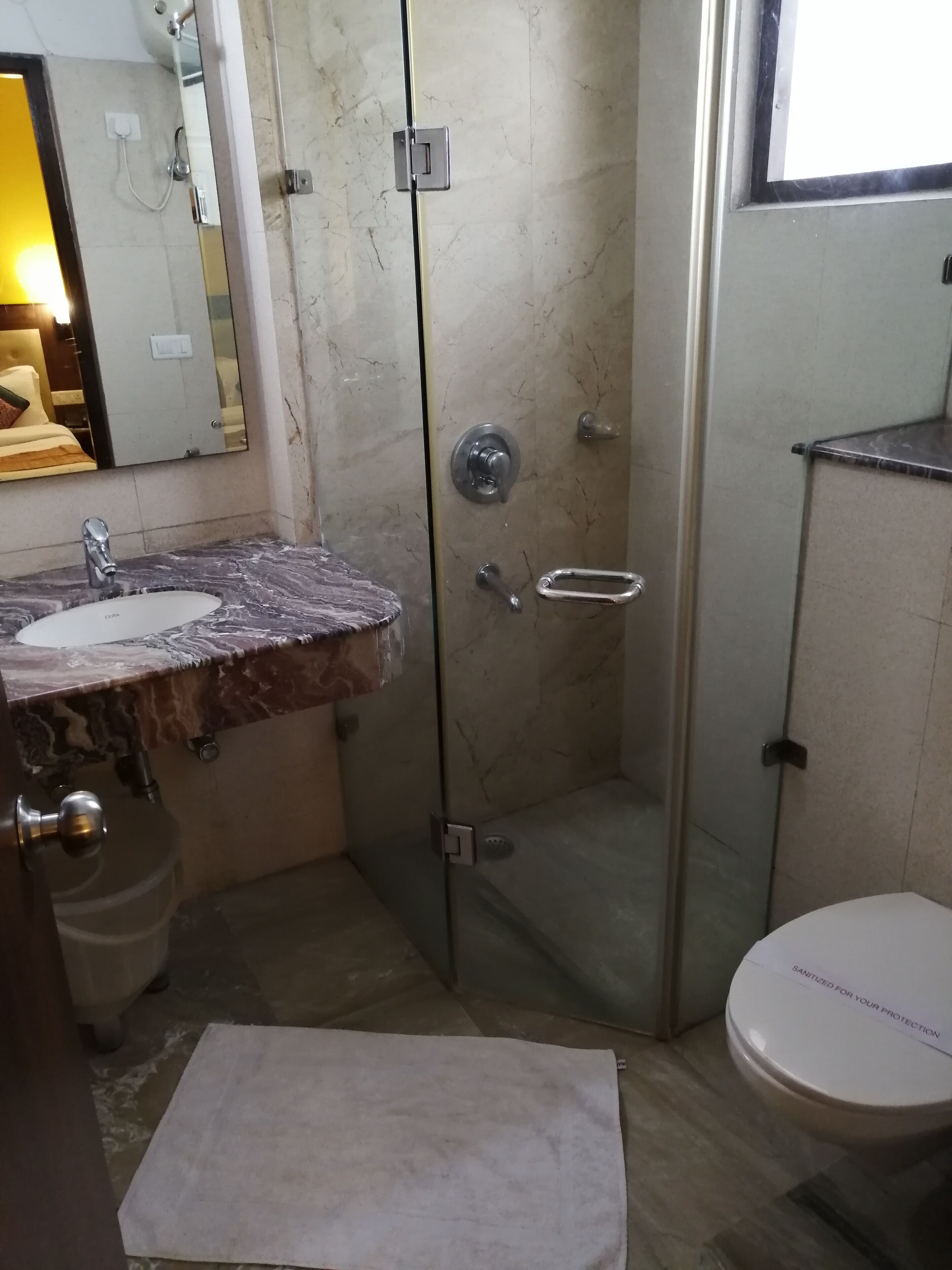 Foto - Inn Tawang Near B L Kapoor Hospital A Well Hygiene Hotel