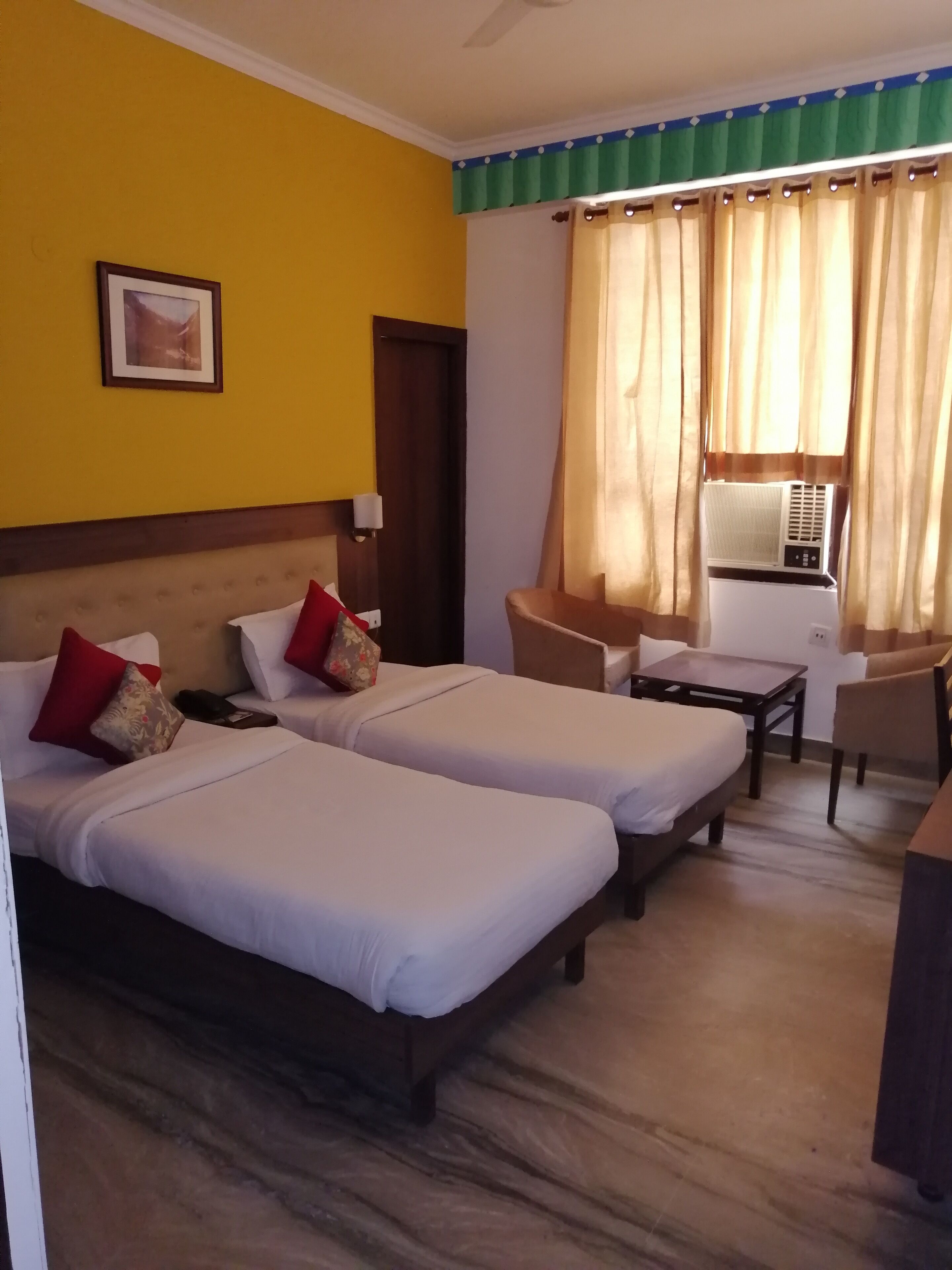 Foto - Inn Tawang Near B L Kapoor Hospital A Well Hygiene Hotel