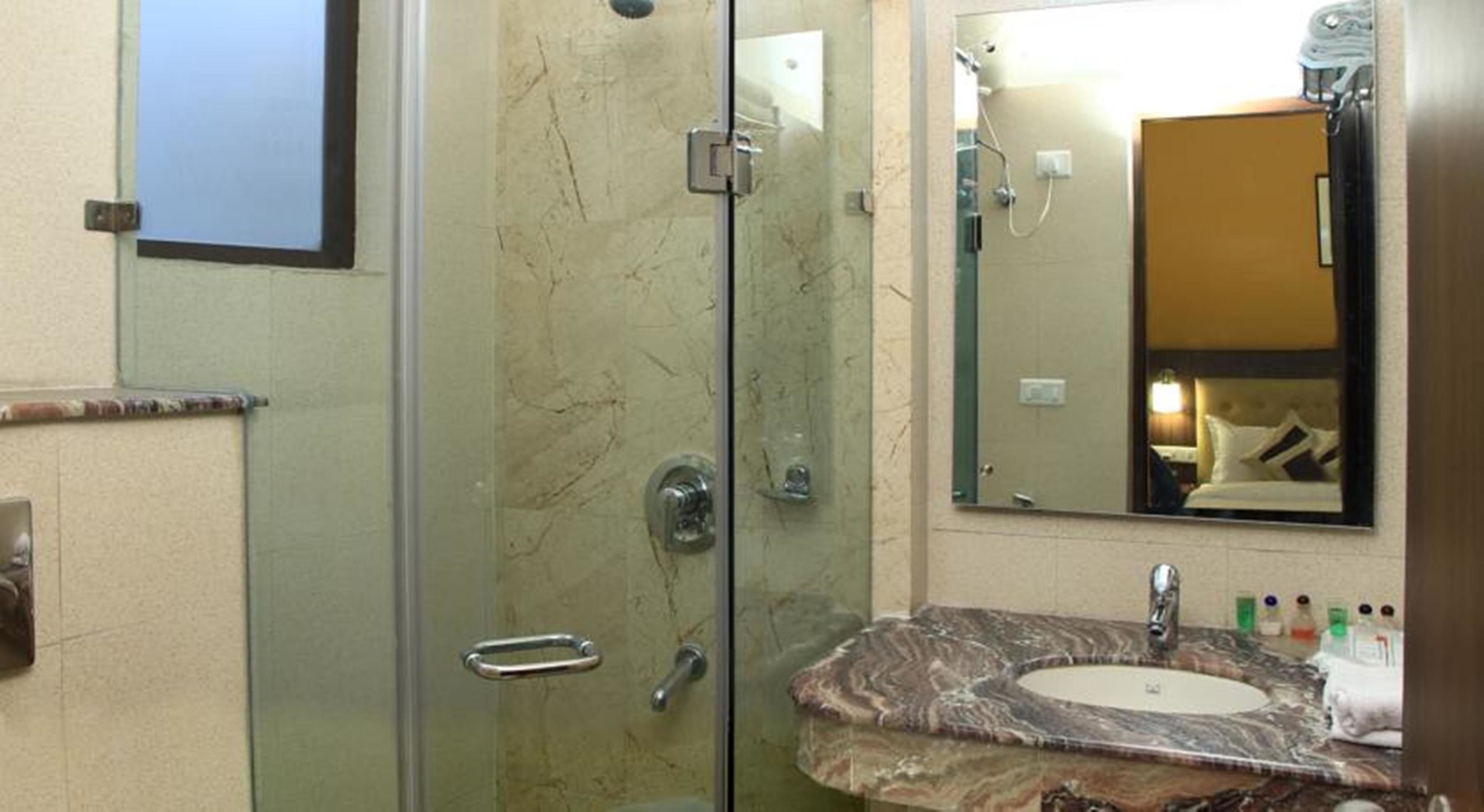 Foto - Inn Tawang Near B L Kapoor Hospital A Well Hygiene Hotel