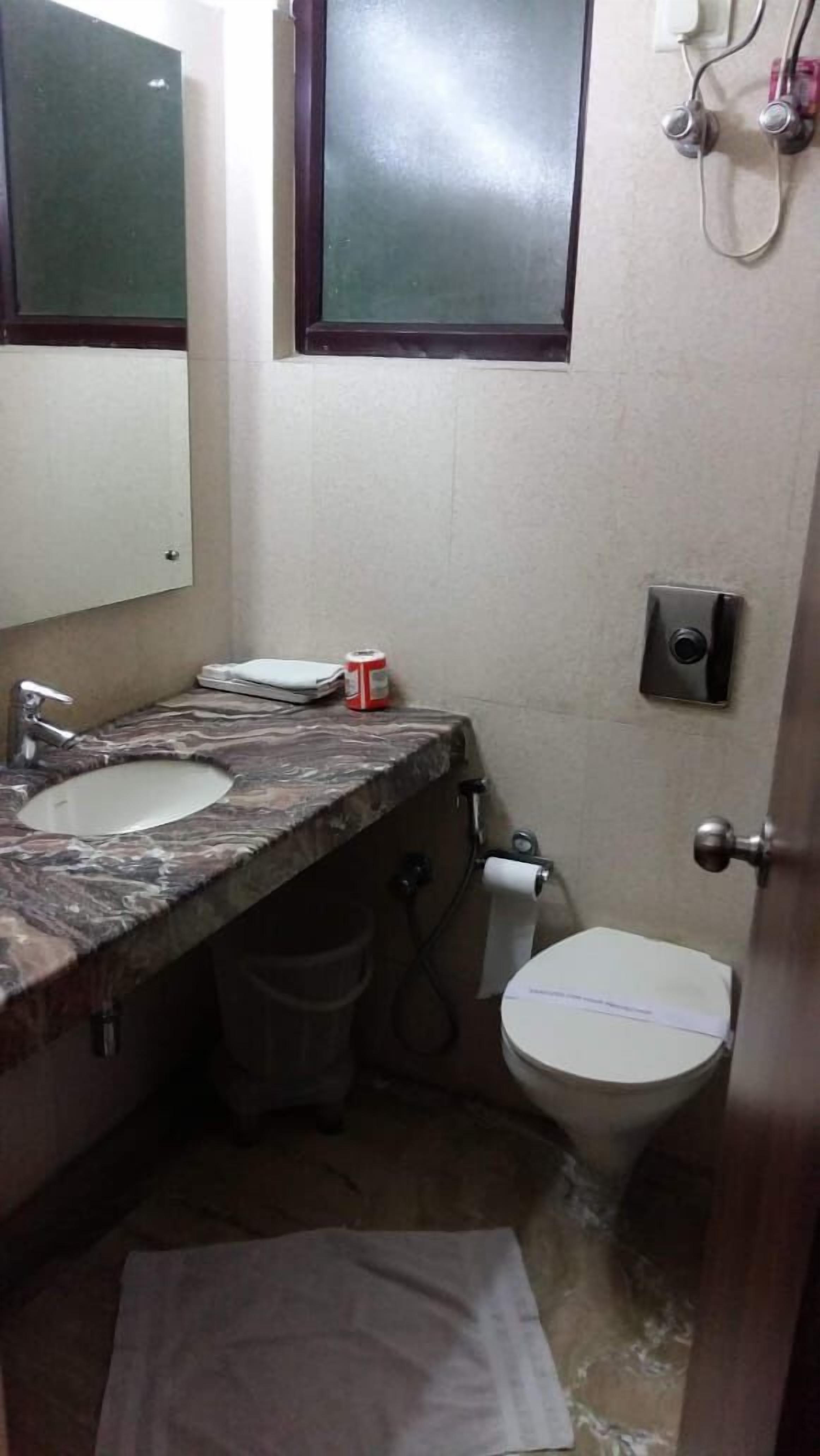 Foto - Inn Tawang Near B L Kapoor Hospital A Well Hygiene Hotel