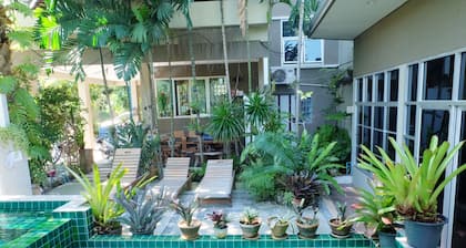Benjamas Place