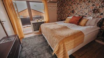 Dubbelrum - balkong - sjöutsikt | Individuell inredning, unika möbler och strykjÀrn/strykbrÀda