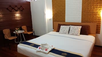 Sea View Deluxe | In-room safe, rollaway beds, free WiFi, bed sheets