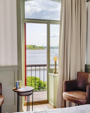 King Superior Seaview and Balcony | Beach/ocean view