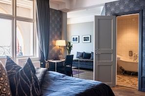 Signature Suite | Hypo-allergenic bedding, blackout drapes, iron/ironing board, free WiFi