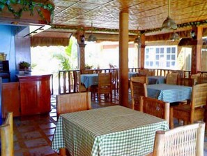 Breakfast, lunch, dinner served; Filipino cuisine 