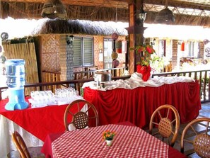 Breakfast, lunch, dinner served; Filipino cuisine 