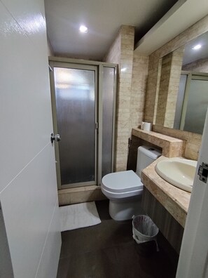 Superior Suite, 2 Bedrooms | Bathroom | Shower, free toiletries, towels - Ralph Anthony Suites (Manila)