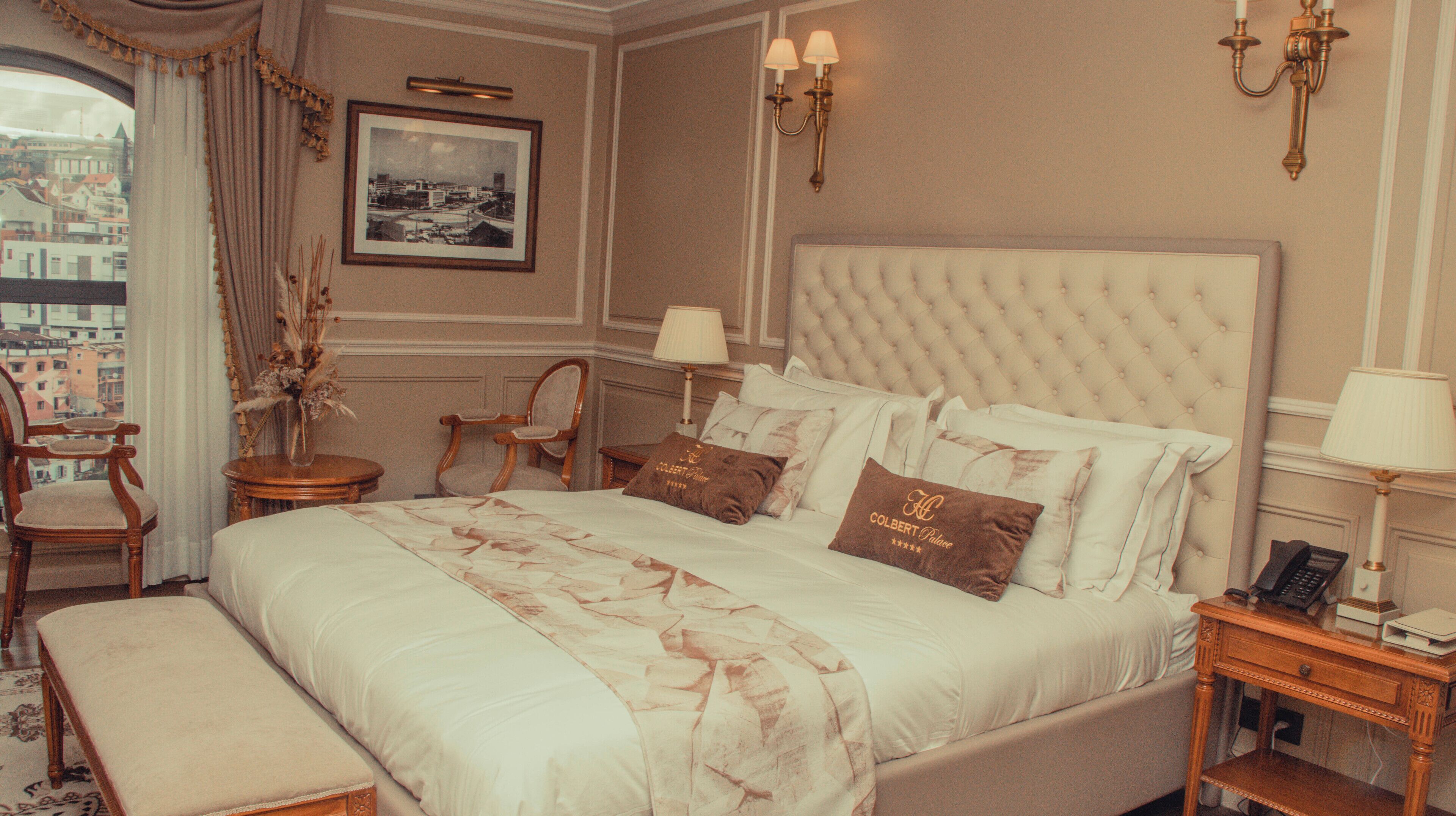 Senior Suite, 1 Bedroom, Non Smoking, City View | Premium bedding, minibar, in-room safe, desk