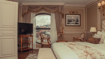 Ropa de cama de alta calidad y minibar 