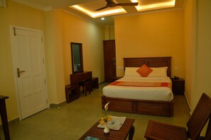 Desk, free WiFi, bed sheets