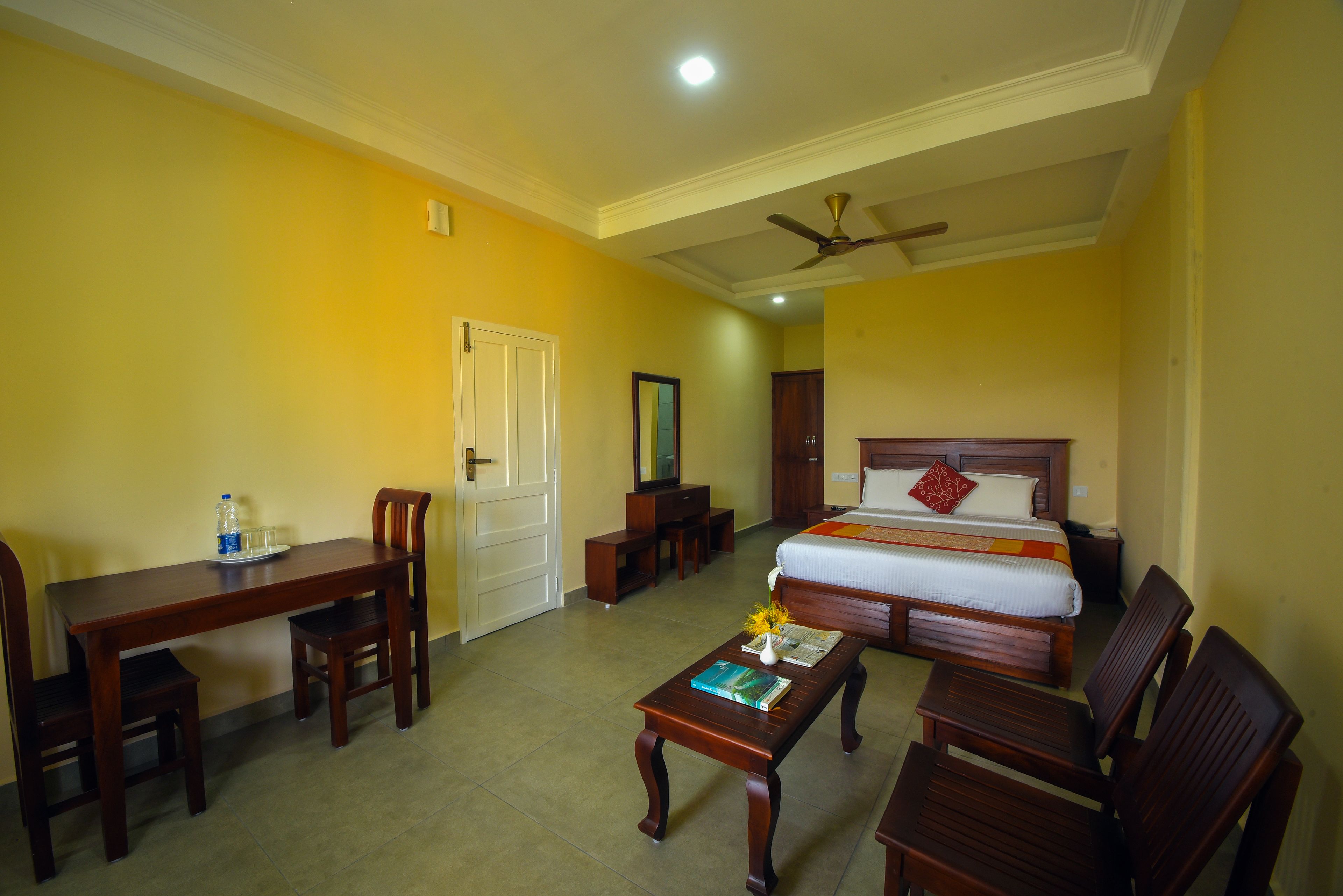 Lake View Double | Desk, free WiFi, bed sheets
