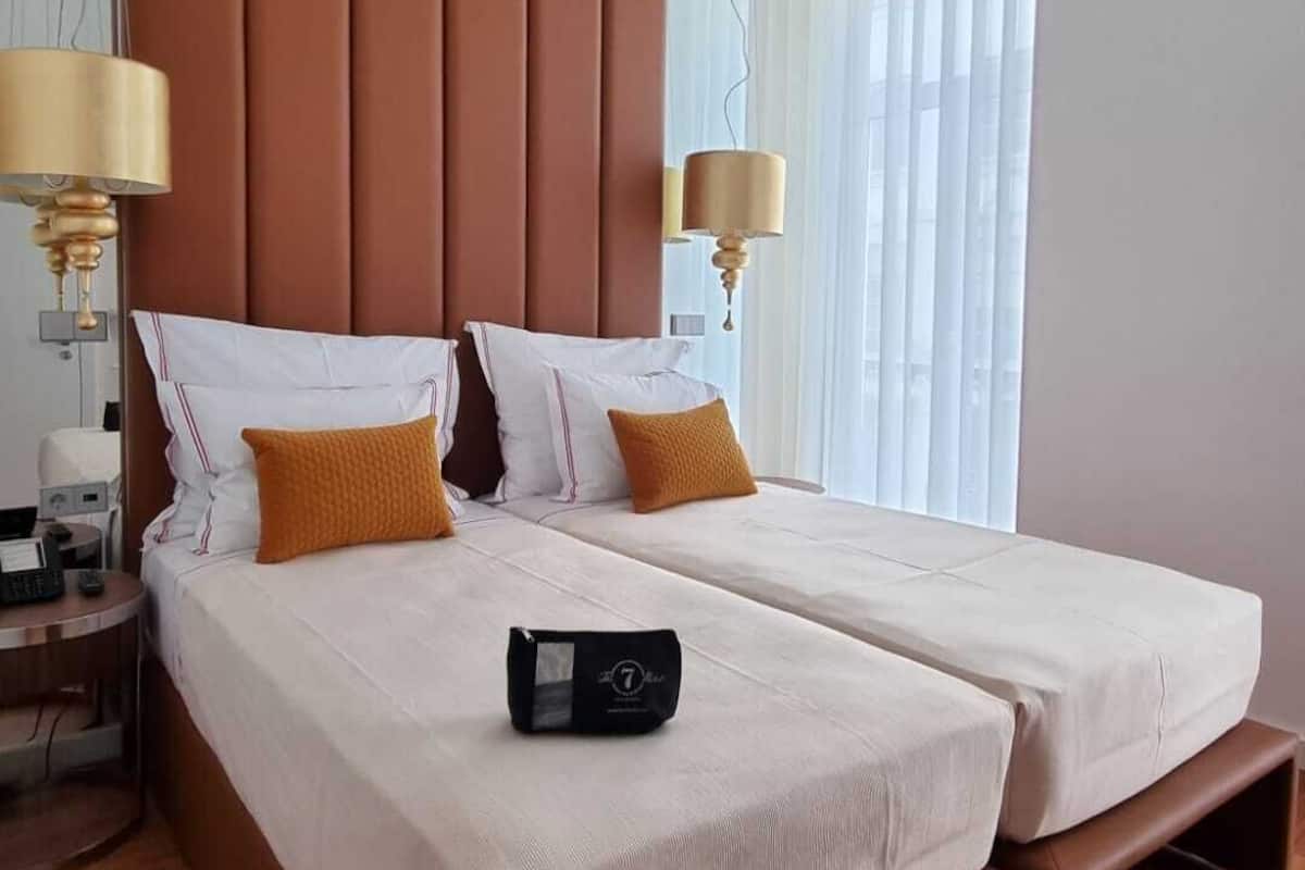 1 camera, minibar, una cassaforte in camera, una scrivania