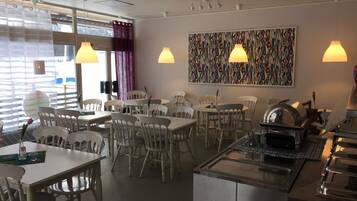 Breakfast and lunch served, local cuisine