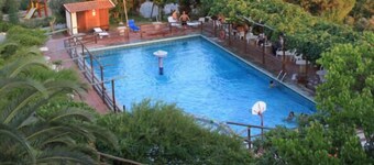 Athorama Hotel