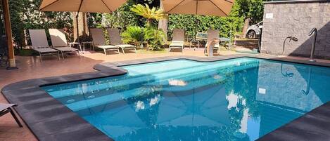 Außenpool (je nach Saison geöffnet)