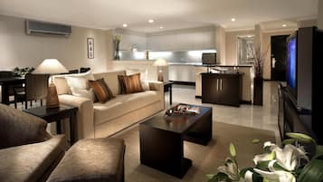 1 bedroom, premium bedding, minibar, in-room safe
