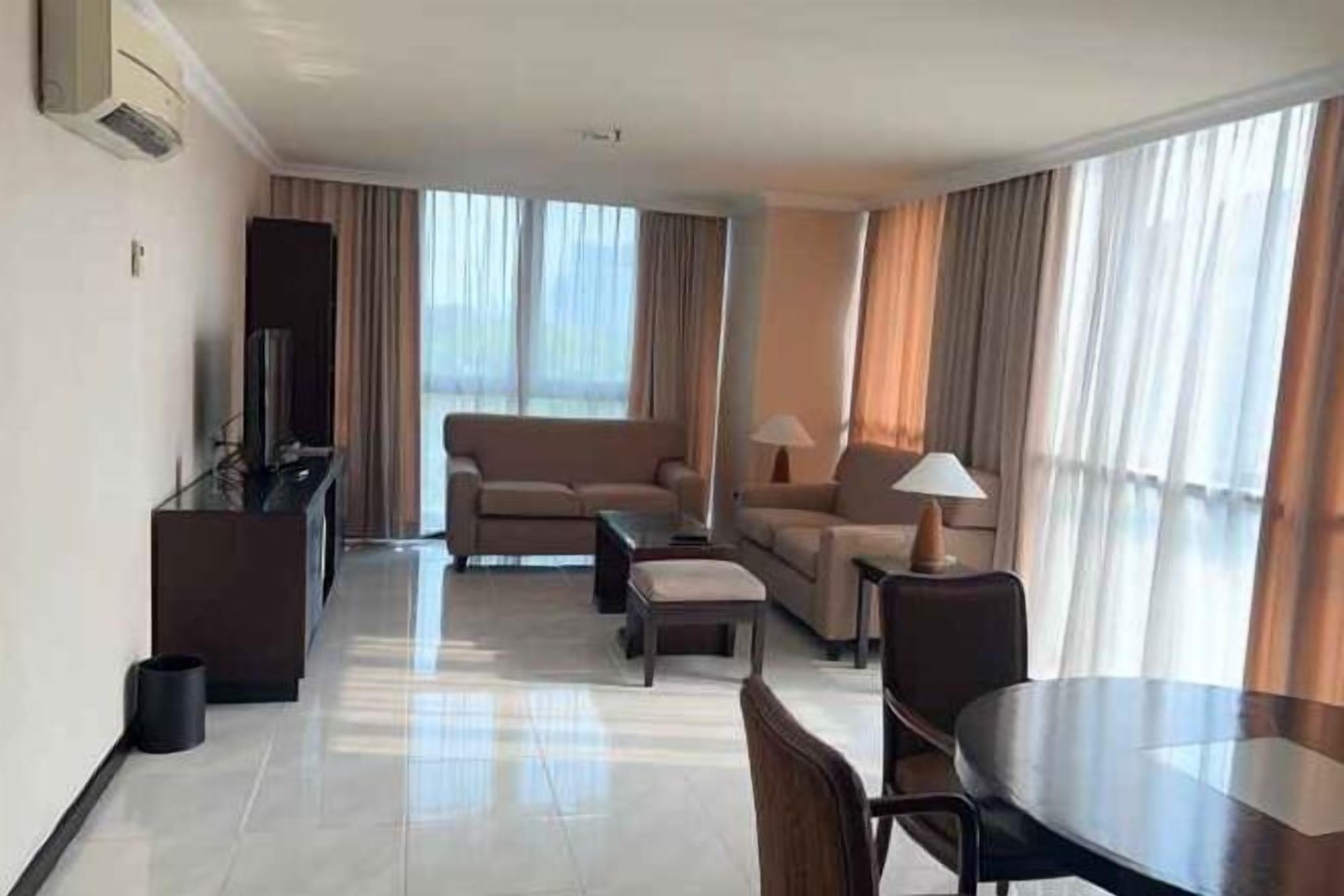 Televisión LCD de 32 pulgadas con canales por cable y televisión 