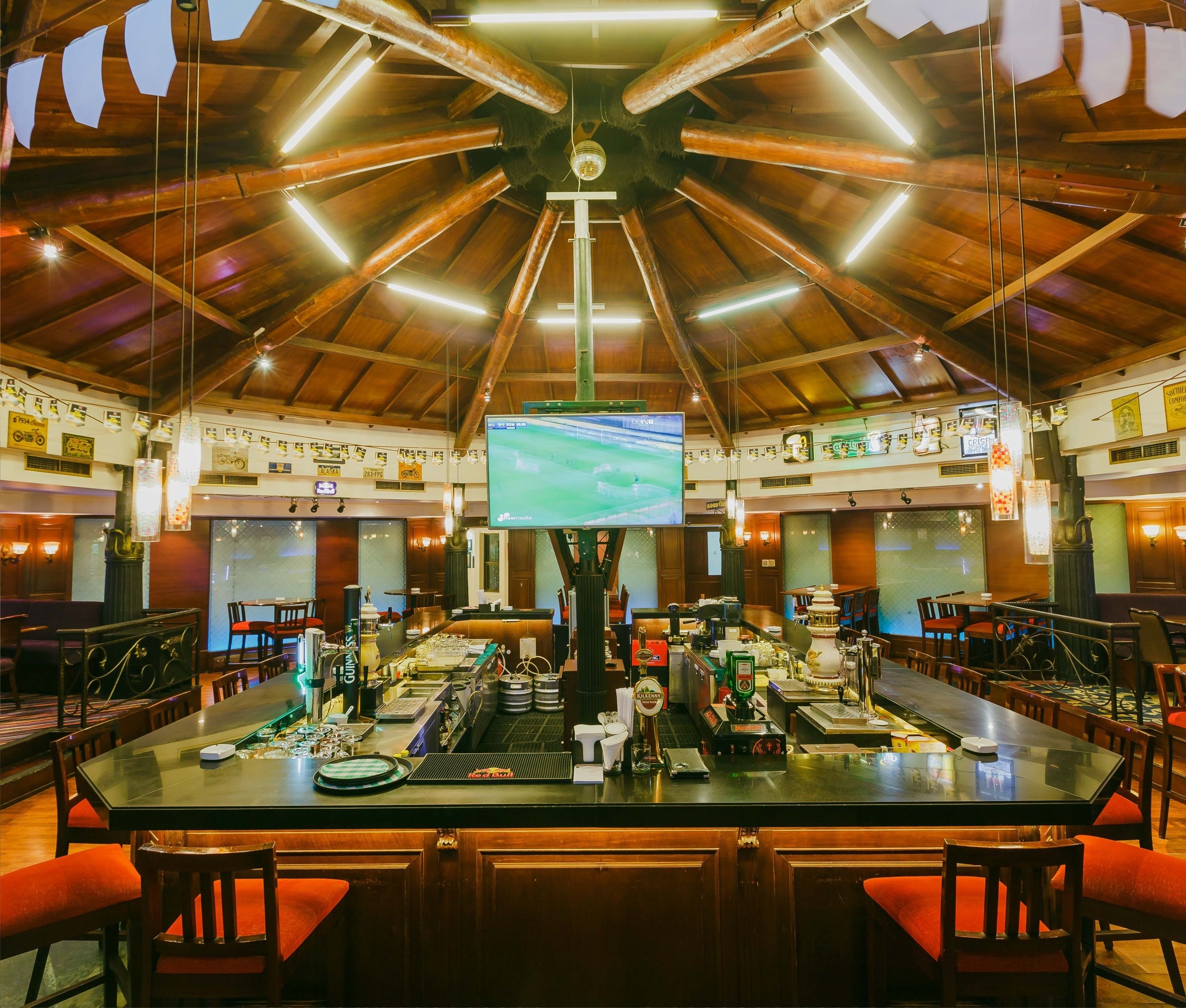 2 bars/lounges, sports bar