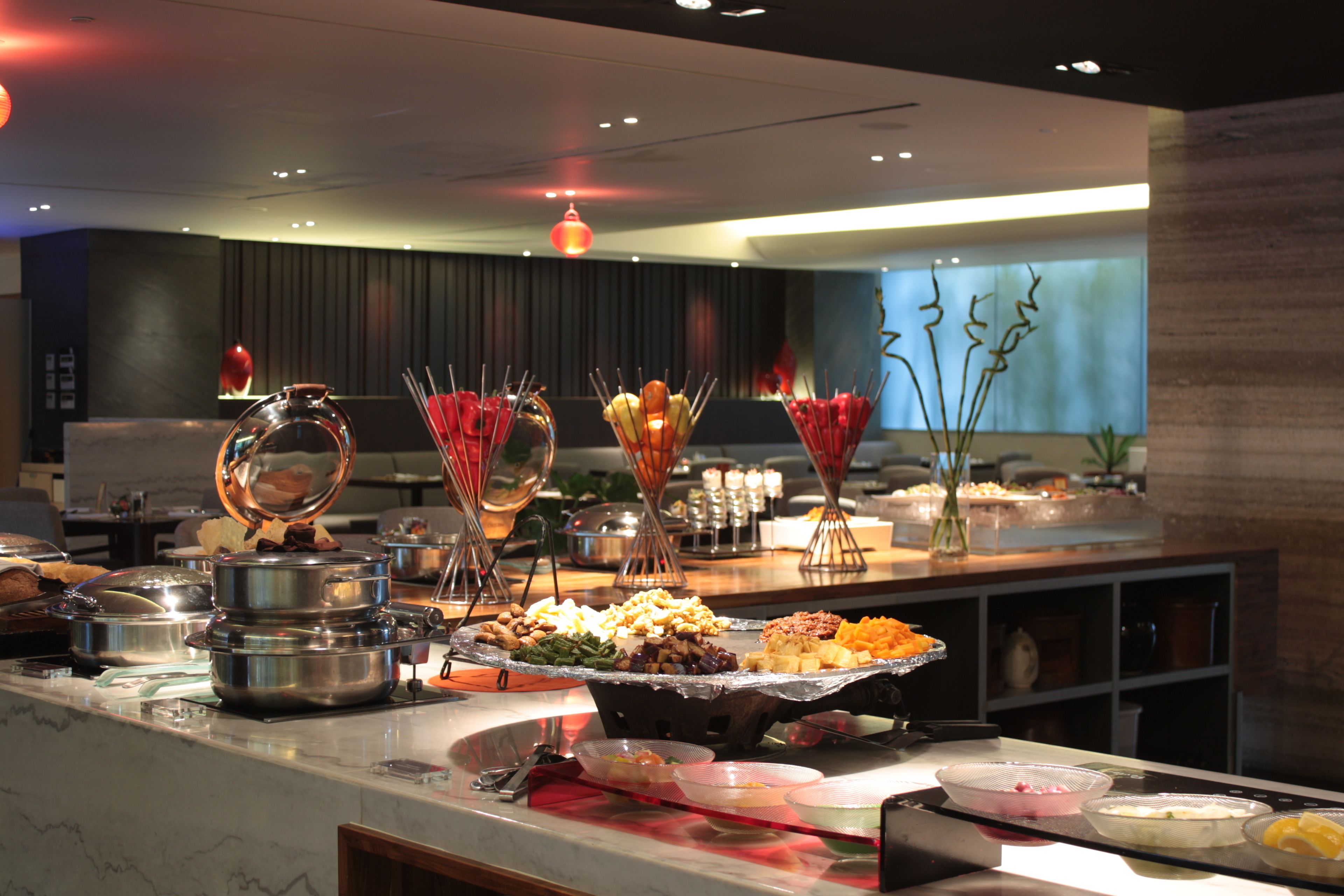 每日供应自助式早餐（每人 IDR 211750）