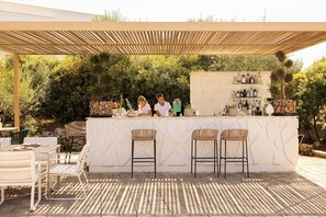 Poolside bar - Masseria San Francesco (Fasano)