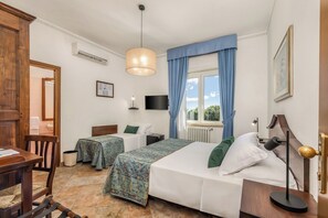 Standard Triple Room | Minibar, individually decorated, individually furnished, desk - I Briganti di Capalbio (Capalbio)