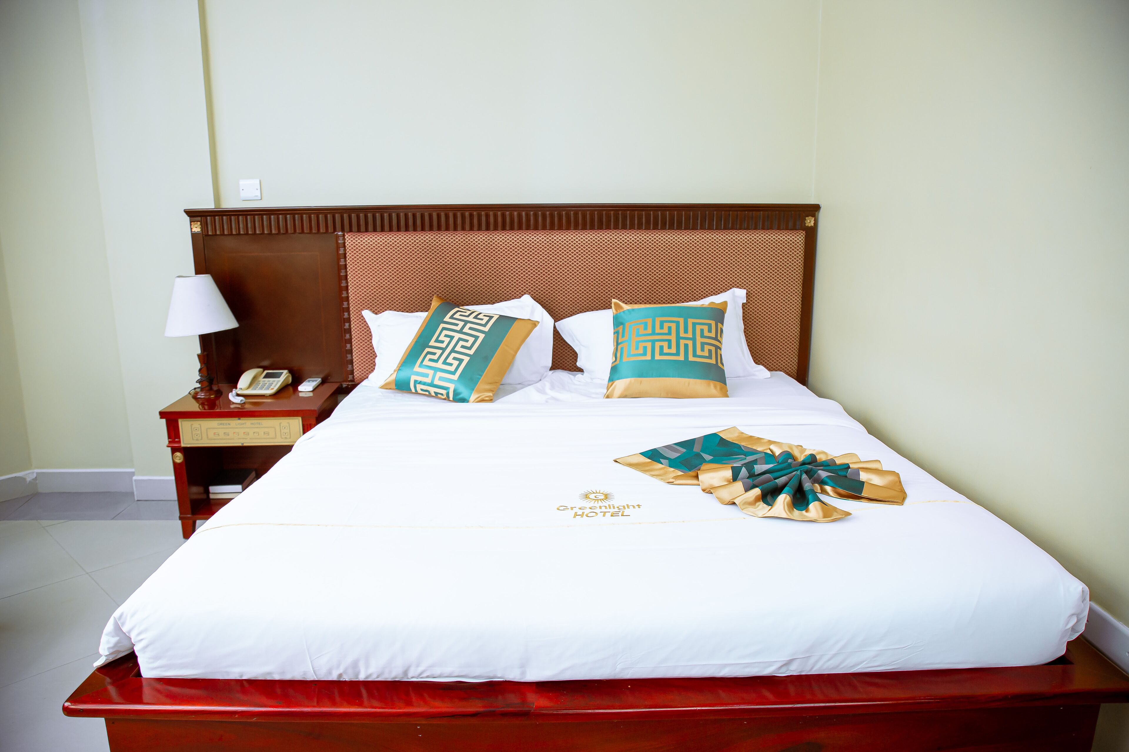 standard double room | premium bedding, minibar, in-room safe, desk