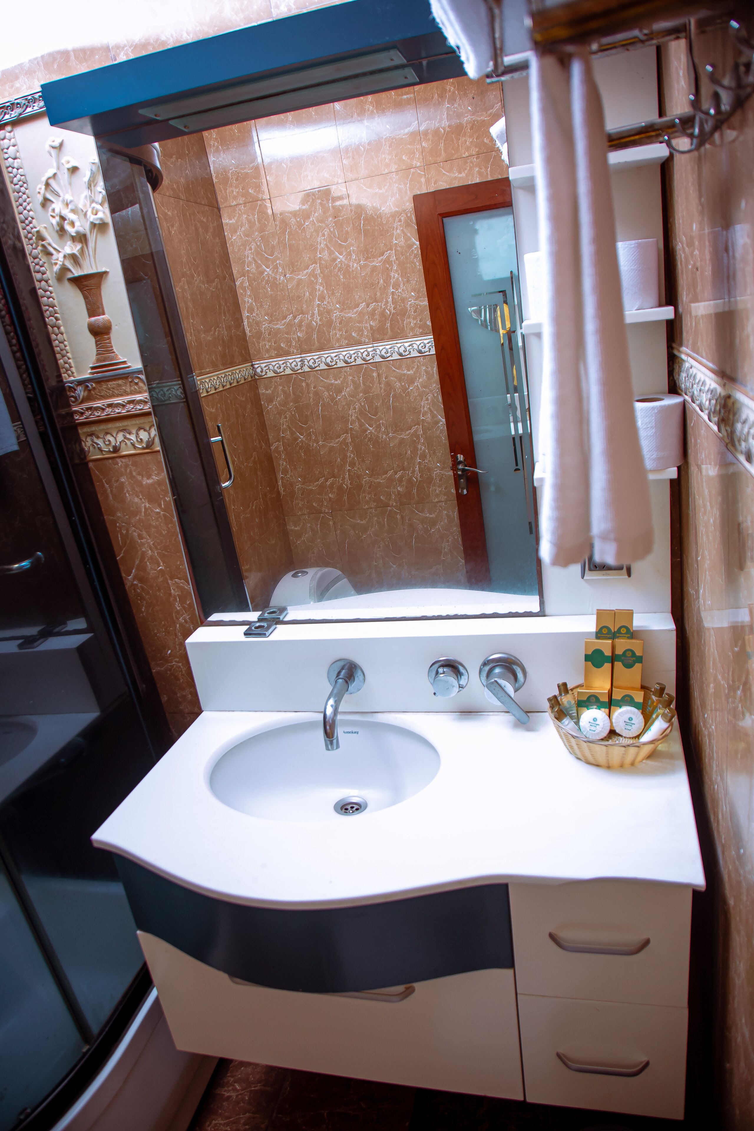 suite, sauna | bathroom | shower, free toiletries, hair dryer, bathrobes