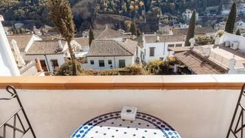 Habitación panorámica doble, baño privado (Alhambra, Private Terrace) | Vistas a la ciudad