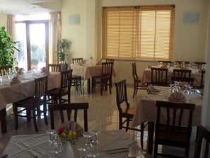 Mittagessen und Abendessen, lokale Küche