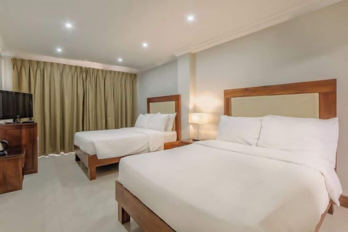 Minibar, coffres-forts dans les chambres, rideaux occultants