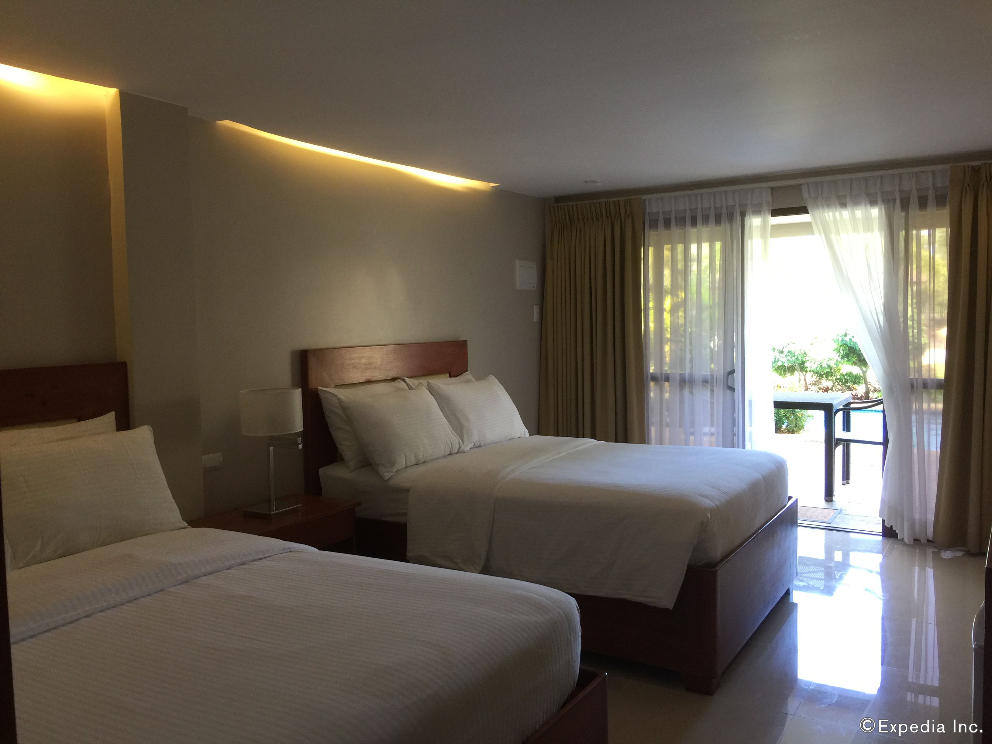 superior room | minibar, in-room safe, blackout curtains, free wifi