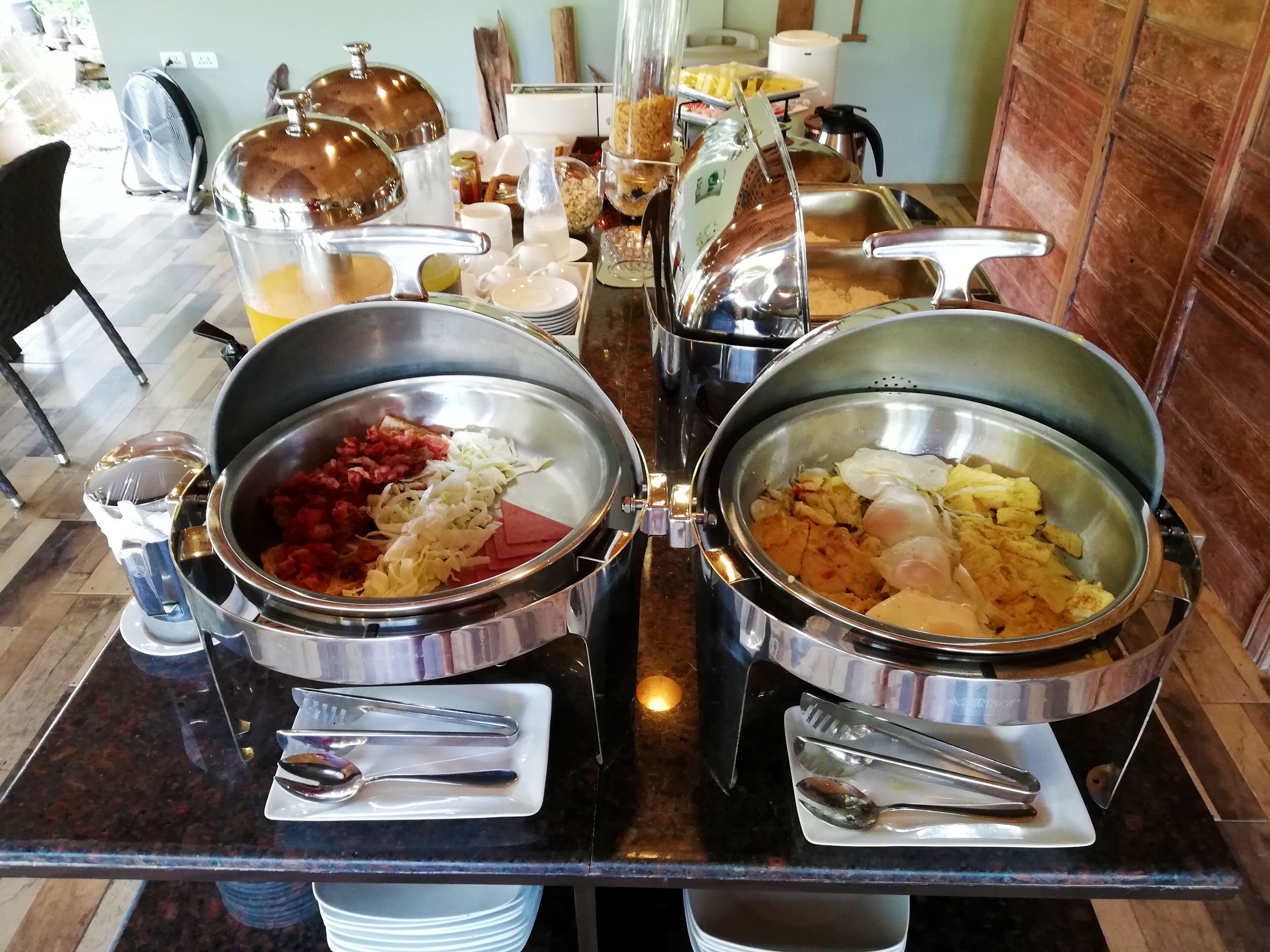 daily cooked-to-order breakfast (php 350 per person)