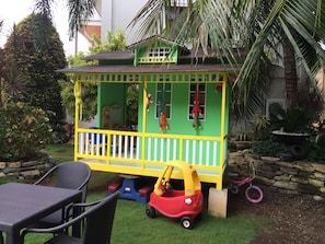 Zona de juegos infantil al aire libre