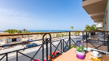 Residence with Sea View | Balcón