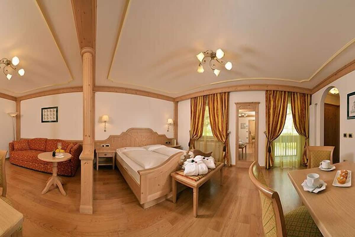 Superior Double or Twin Room | Premium bedding, down comforters, memory foam beds, in-room safe