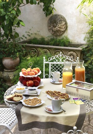 Daily buffet breakfast for a fee - Relais Il Mignano (Nardò)
