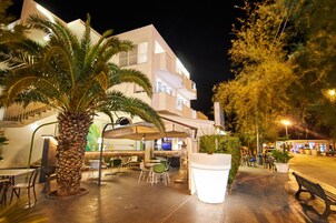 Bar (en la propiedad)