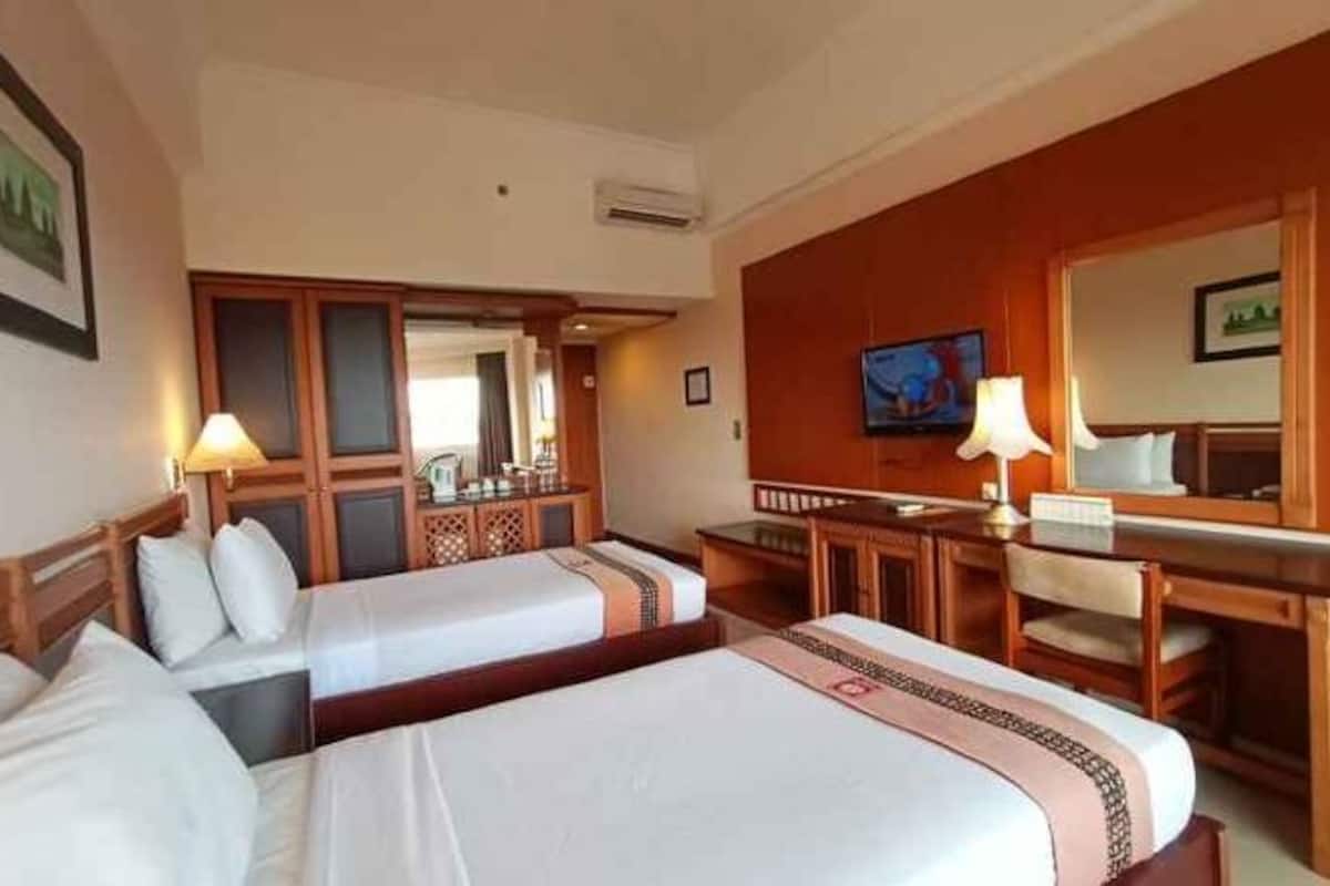 Free WiFi, bed sheets