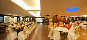 Breakfast, lunch and dinner served - Hotel Asia (Surakarta)