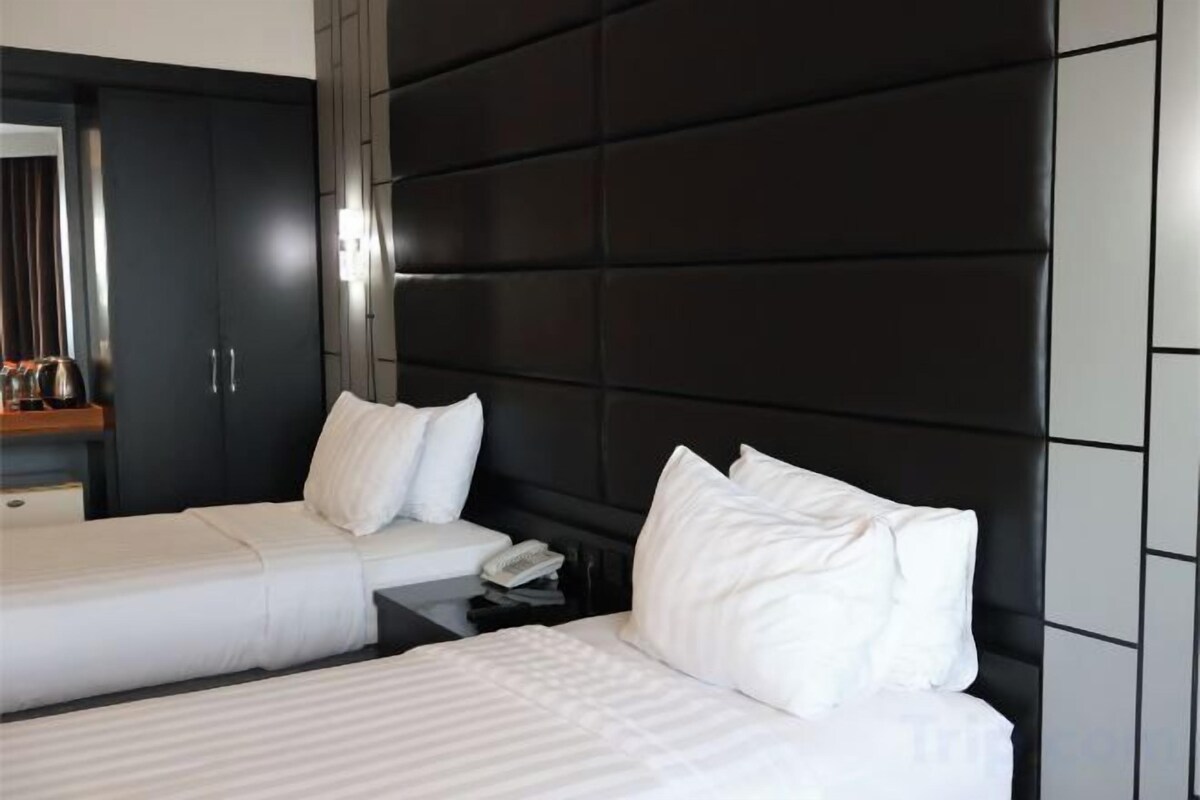 WiFi (free), bed sheets