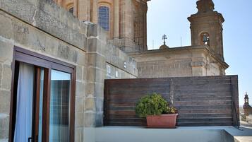 顶层房 (Outdoor Jacuzzi) | 露台