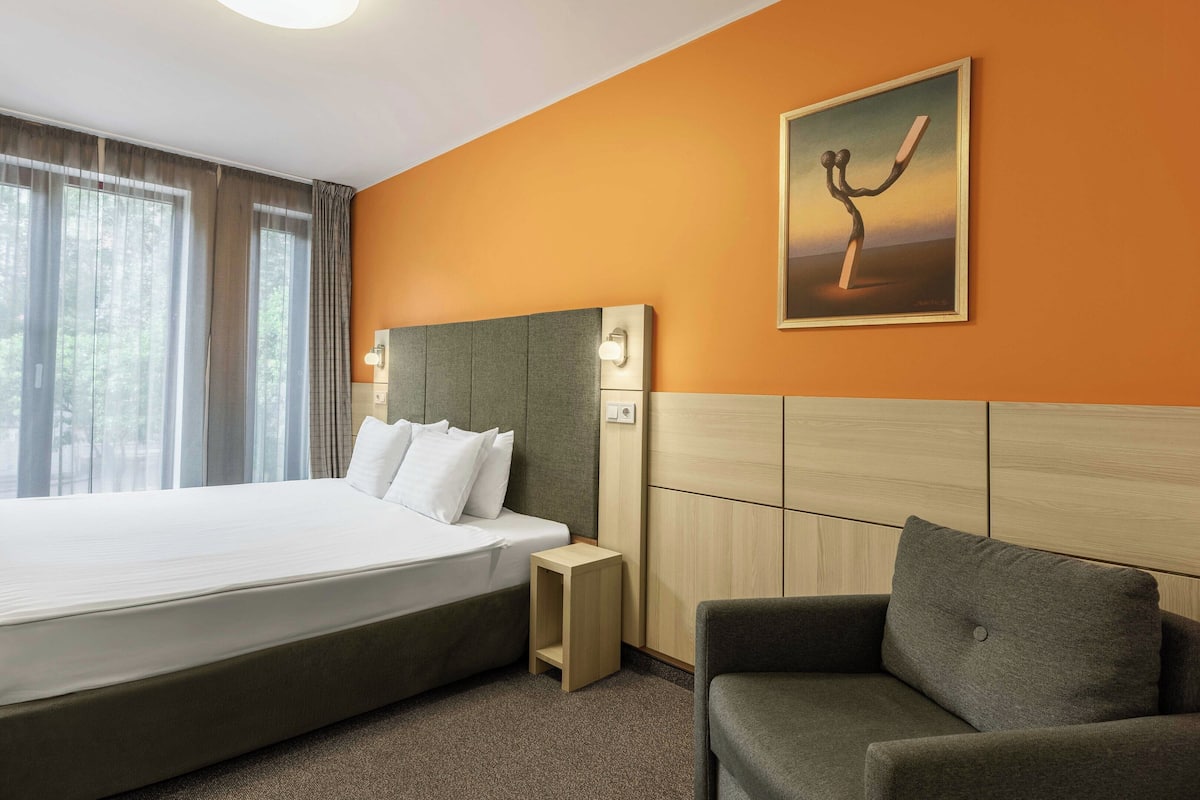 Family Room | 2 bedrooms, minibar, in-room safe, desk
