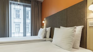 2 bedrooms, minibar, in-room safe, desk