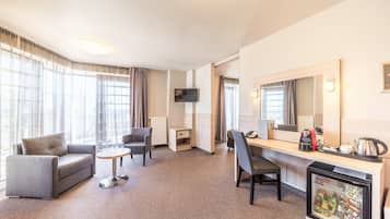 En 32-centimeters LCD-TV med Parabol-TV samt TV