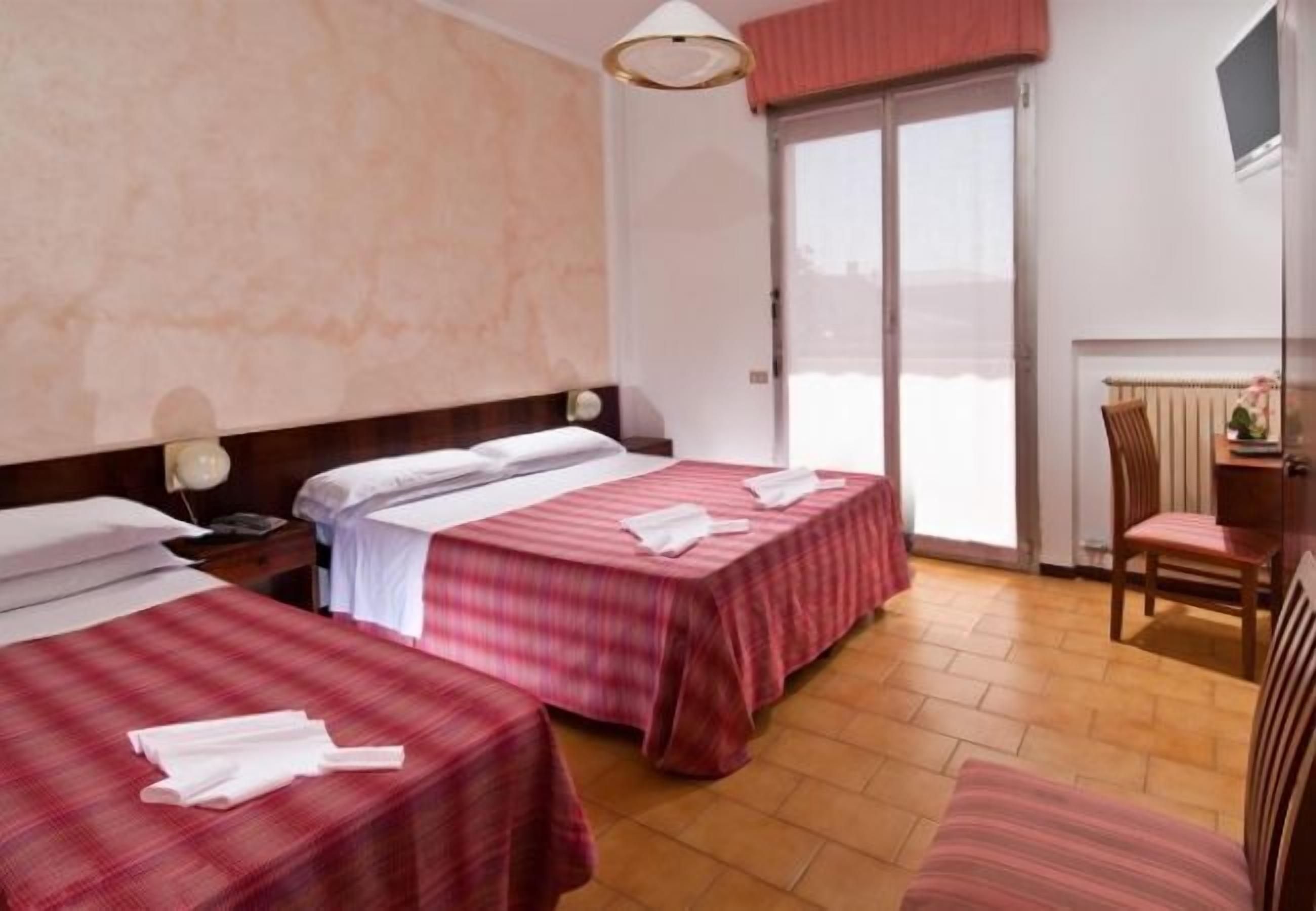 Coffres-forts dans les chambres, bureau, chambres insonorisées