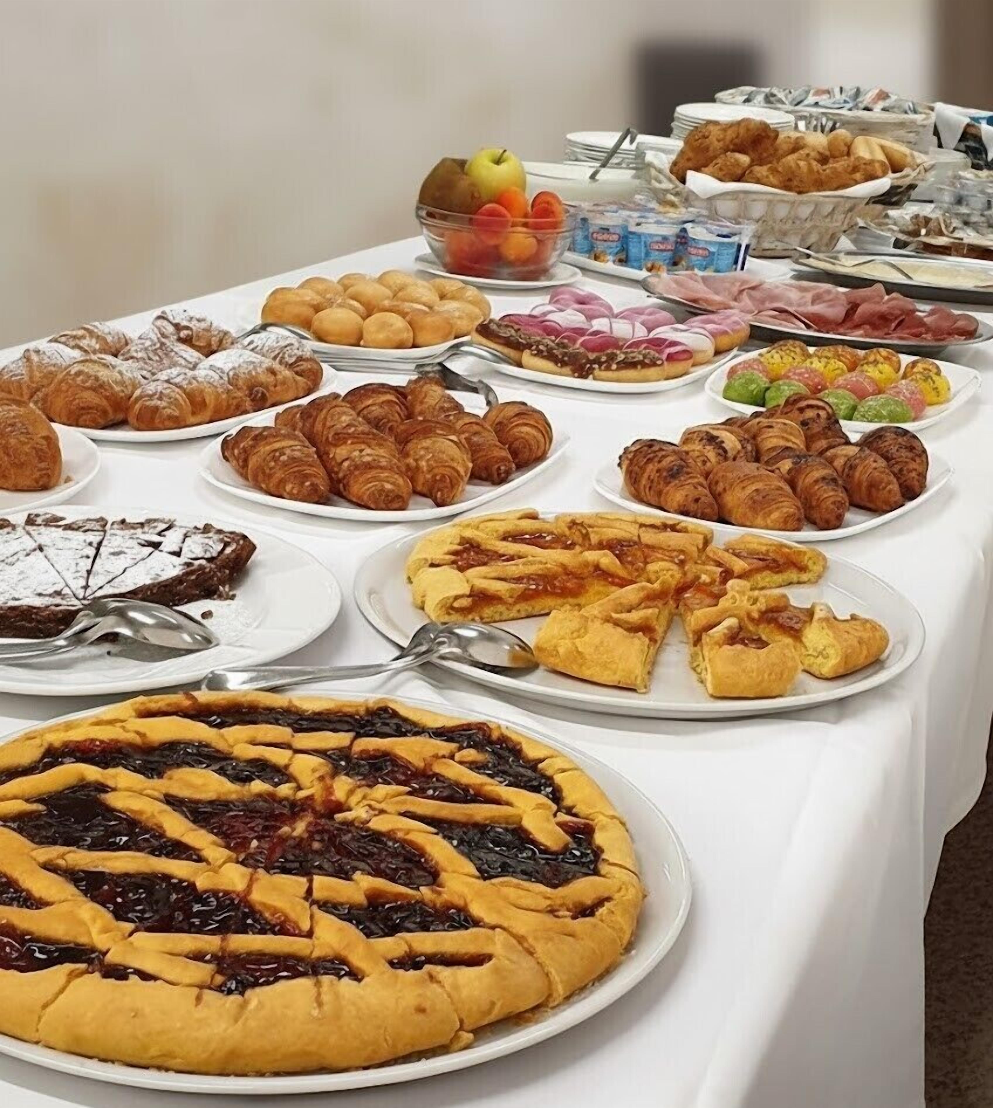 Desayuno buffet (EUR 5 por persona) 