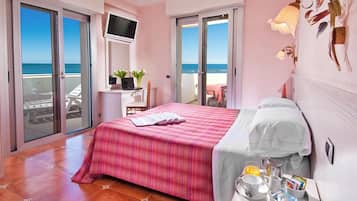 Sky Plus Matrimoniale | In-room safe, desk, soundproofing, iron/ironing board