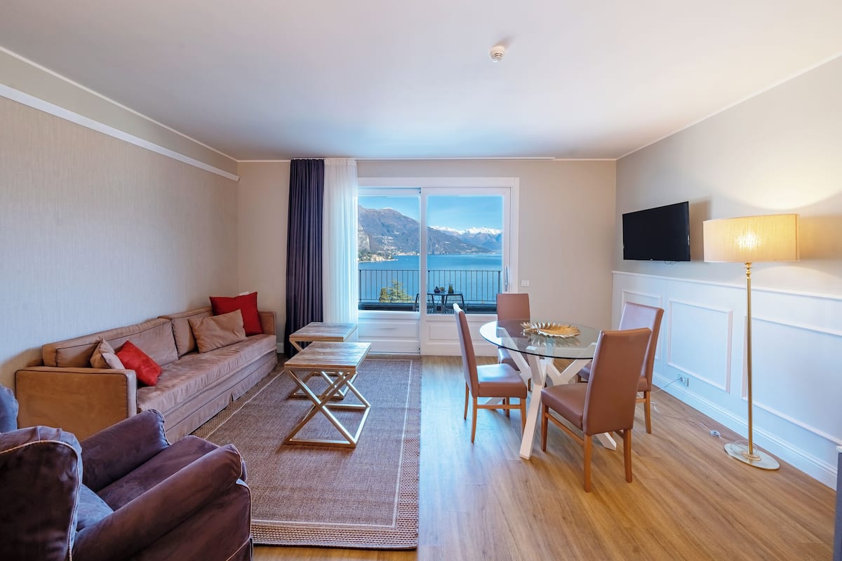 Superior Suite, Lake View | In-room safe, desk, blackout curtains, soundproofing